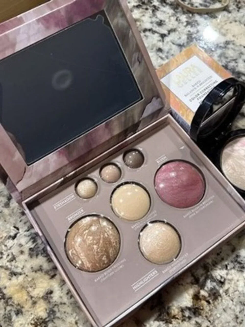Laura Geller Baked Full Face Basics Palette Oyster,Sunstone,Almond, Porcelain